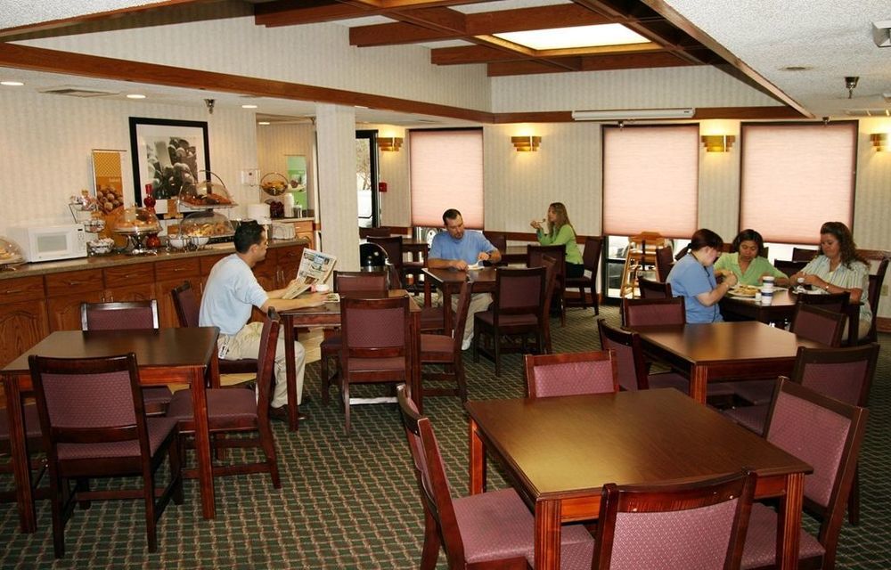 Hampton Inn Springfield-South Restaurant photo